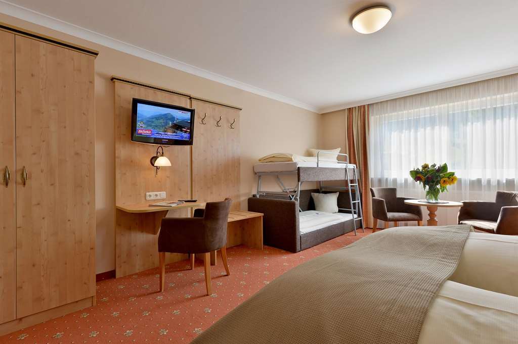 Hotel Mesnerwirt Westendorf Oda fotoğraf