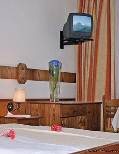 Hotel Mesnerwirt Westendorf Oda fotoğraf
