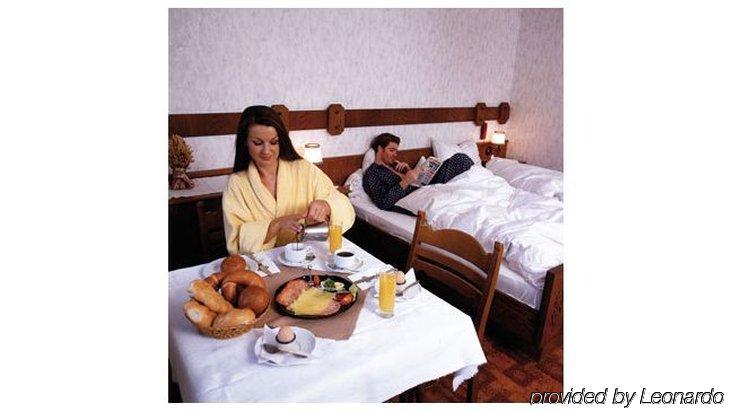 Hotel Mesnerwirt Westendorf Oda fotoğraf